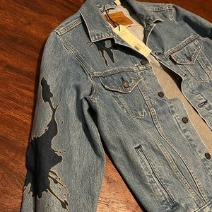 Levi’s trucker jacket
